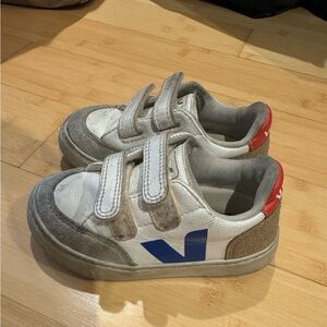 Toddler’s Veja Shoes Sz 8.5